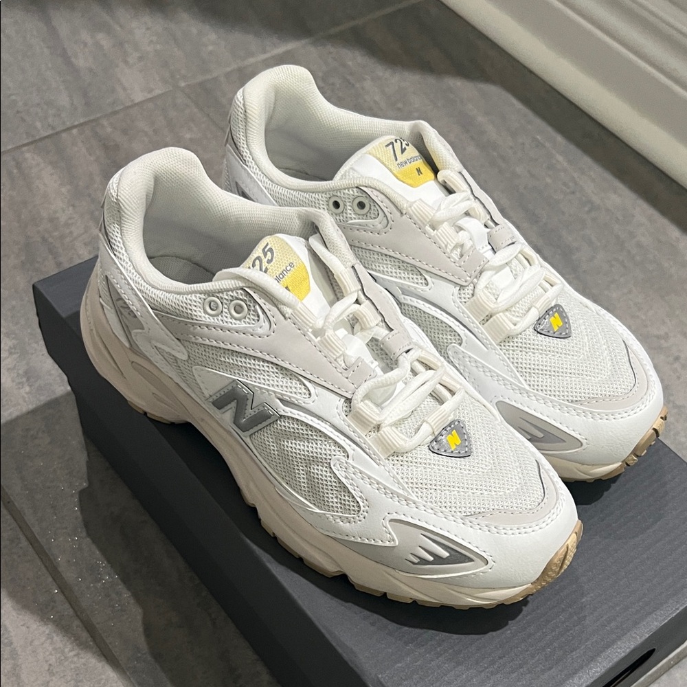 New Balance ML725AF Size 5 1/2 Men (Size 7 Women)